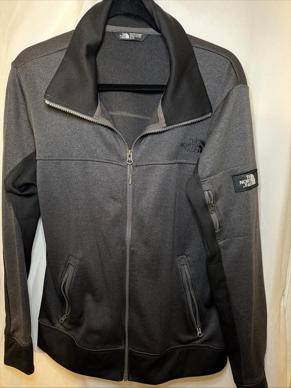 The North Face | XL | Gray & Black Skyline Full-Zip Collared Fitted Jacket